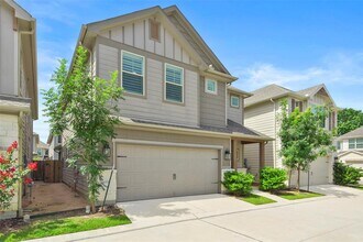 4033 Starbright St in Houston, TX - Building Photo - Building Photo