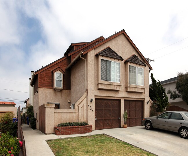 4745 Hawley Blvd in San Diego, CA - Building Photo - Building Photo