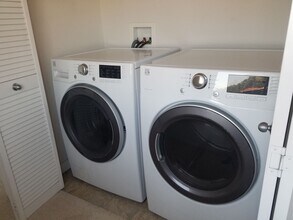 810 Lawrence Dr in San Luis Obispo, CA - Building Photo - Building Photo