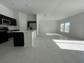 216 Hayley St in Winter Haven, FL - Building Photo - Building Photo