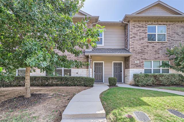 1320 Lakecrest Ln in Lewisville, TX - Building Photo