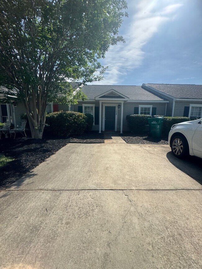104 Ansley Ct-Unit -104-Ansley in Greenwood, SC - Building Photo - Building Photo