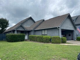 124 Island Blvd in Warner Robins, GA - Building Photo