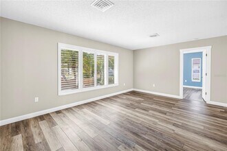 5771 Timberlake Dr in Sarasota, FL - Building Photo - Building Photo