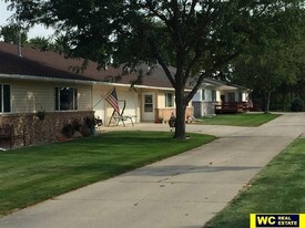 300 S 7th St in Tekamah, NE - Building Photo