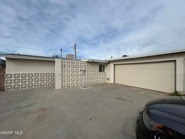 44021 E 3rd St in Lancaster, CA - Building Photo - Building Photo