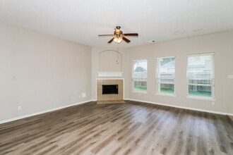 3951 Eastland Lake Dr in Richmond, TX - Building Photo - Building Photo