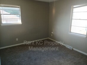 5038 N Topping Ave in Kansas City, MO - Building Photo - Building Photo