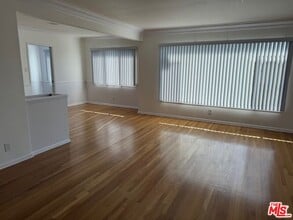 5704 S Corning Ave in Los Angeles, CA - Building Photo - Building Photo