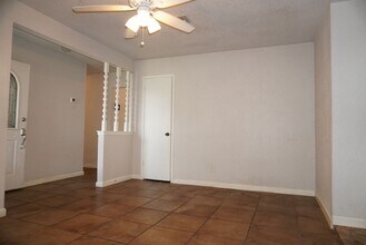 2007 Hickory Hill Dr in Kirby, TX - Building Photo - Building Photo