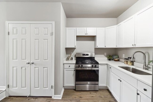 220 N Collington Ave in Baltimore, MD - Building Photo - Building Photo