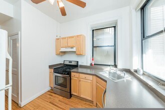 907 W Addison St, Unit 1 in Chicago, IL - Building Photo - Building Photo