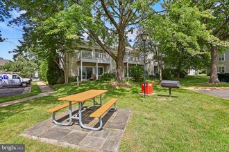 2867 Yarling Ct in Falls Church, VA - Building Photo - Building Photo
