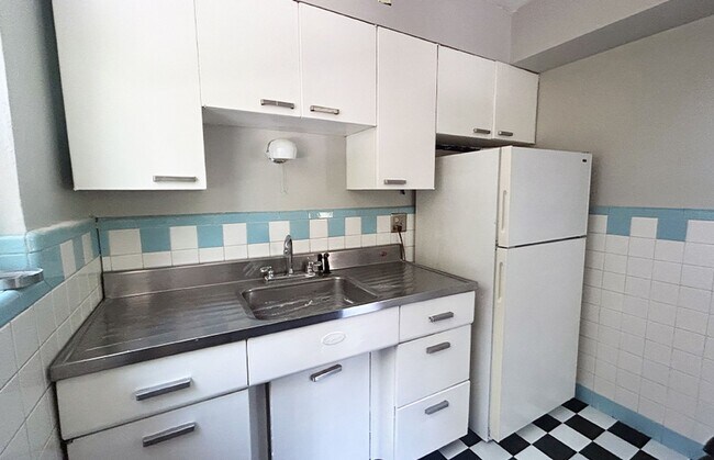 458 Wood Ave in Cincinnati, OH - Foto de edificio - Building Photo