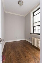 330 E 35th St in New York, NY - Building Photo - Building Photo