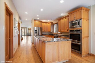 1631 W Wolfram St in Chicago, IL - Building Photo - Building Photo