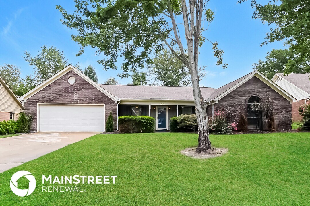 7272 Foxdale Dr in Olive Branch, MS - Foto de edificio