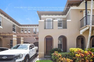 6855 Julia Gardens Dr in Coconut Creek, FL - Building Photo