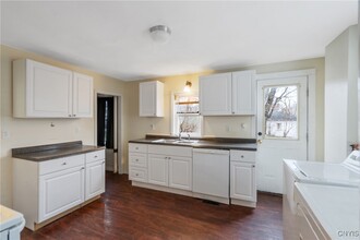 35 W 9th St in Oswego, NY - Building Photo - Building Photo