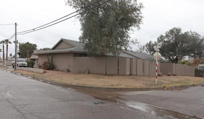 Morten Avenue Apartments in Phoenix, AZ - Foto de edificio - Building Photo