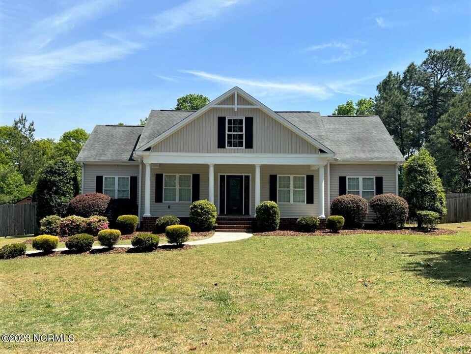 2239 E Indiana Ave in Southern Pines, NC - Building Photo