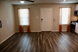 6933 Sunspot in Converse, TX - Building Photo - Building Photo
