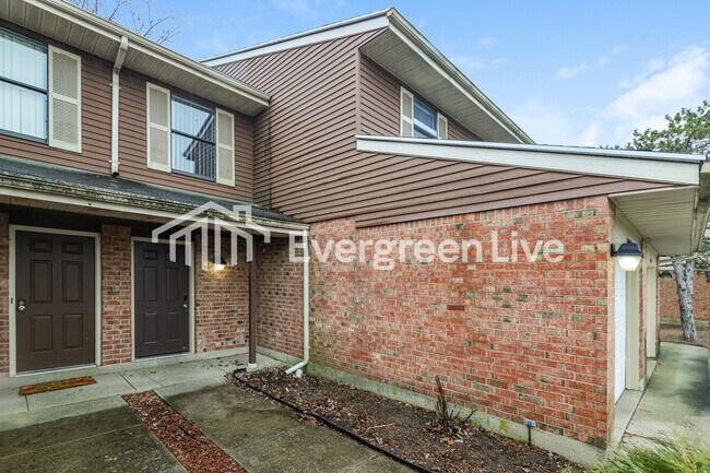 6382 Nightwind Ct in Dayton, OH - Building Photo - Building Photo