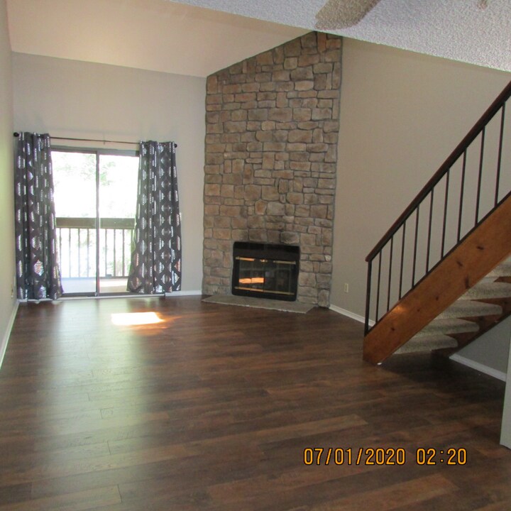 220 Wright St in Lakewood, CO - Building Photo