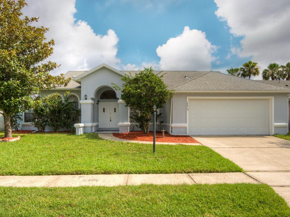 14813 Lone Eagle Dr in Orlando, FL - Building Photo