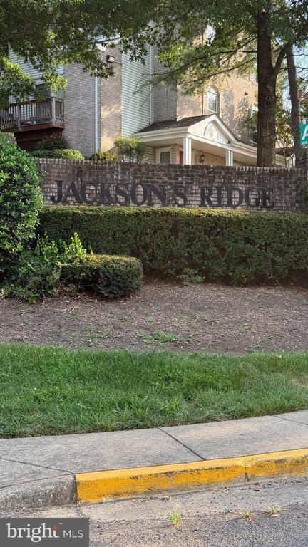 property at 7863 Apache Ridge Ct