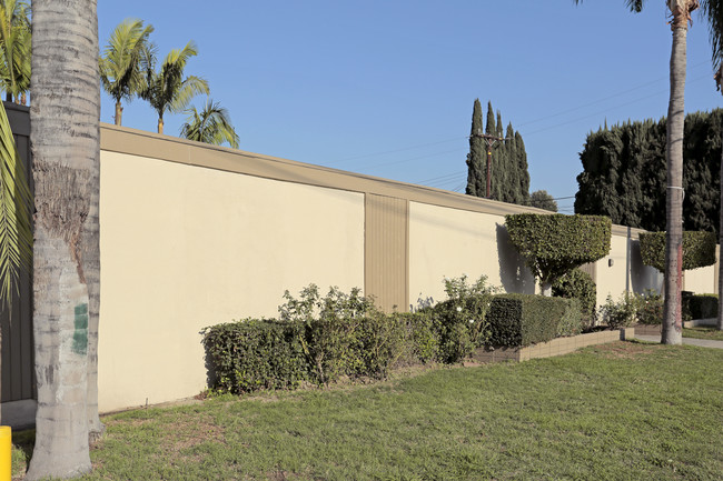 4217 Carlin Ave in Lynwood, CA - Building Photo - Building Photo