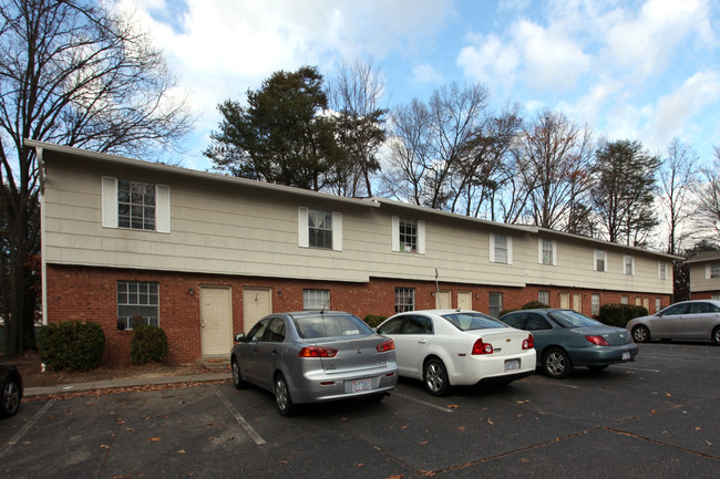 Glen Haven Apartments in Greensboro, NC - Building Photo - Building Photo