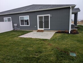 12855 S 45th Ter in Bellevue, NE - Foto de edificio - Building Photo