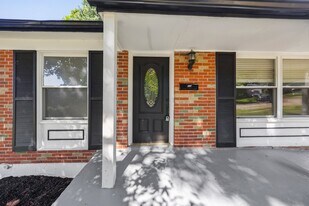 609 N Elm Ave in Webster Groves, MO - Building Photo