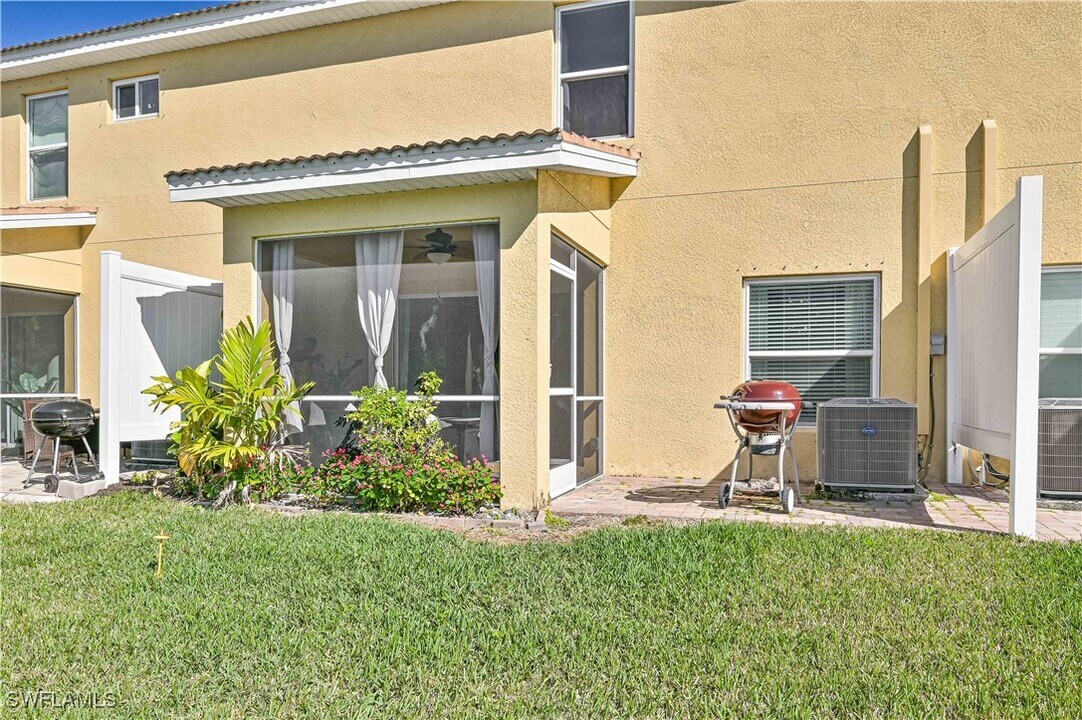 3806 Tilbor Circle in Ft. Myers, FL - Building Photo
