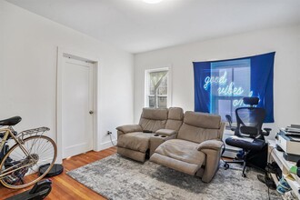 10 Linden Pl in Stamford, CT - Building Photo - Building Photo