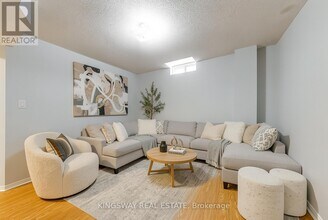 84 Abbotsbury Dr in Brampton, ON - Building Photo - Building Photo