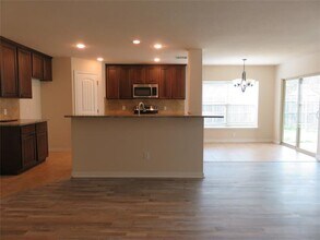 1321 Crestview Dr in Denison, TX - Building Photo - Building Photo