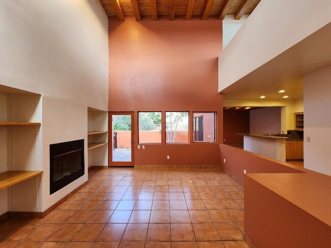 617 Avenida Colima in Santa Fe, NM - Building Photo - Building Photo