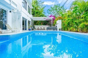 234 Gregory Rd in West Palm Beach, FL - Building Photo