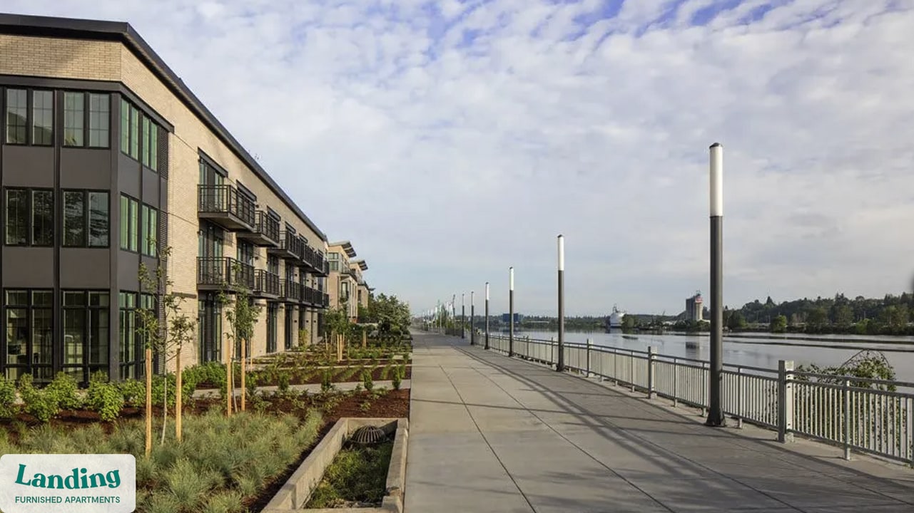 1850 NW Front Ave in Portland, OR - Foto de edificio