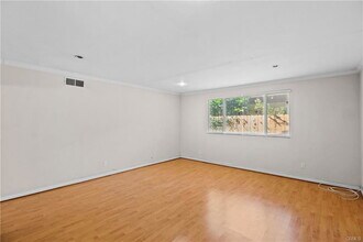 18123 Delano St in Los Angeles, CA - Building Photo - Building Photo