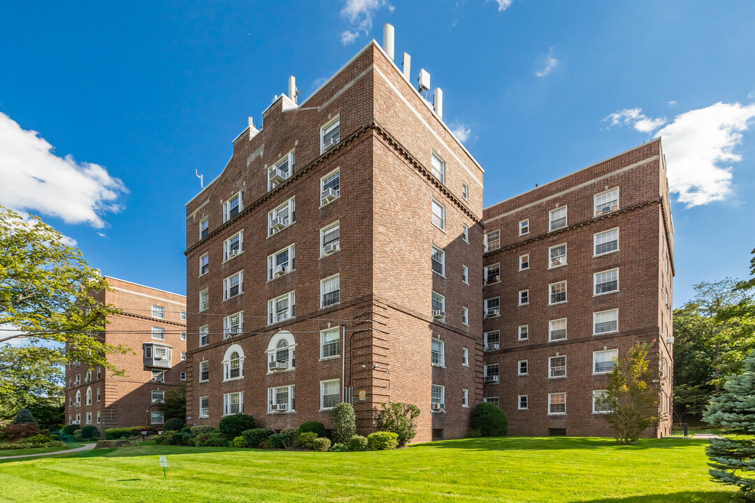 Henley Hall in Jamaica, NY - Building Photo