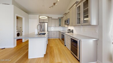 6012 W Blackhawk Dr in Glendale, AZ - Building Photo - Building Photo