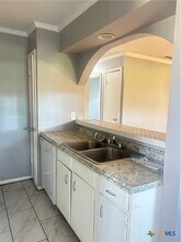 1051 Country Club Dr in Seguin, TX - Building Photo - Building Photo