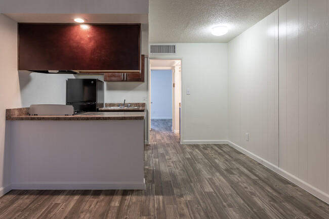 The Residences at Camelback West in Phoenix, AZ - Building Photo - Interior Photo