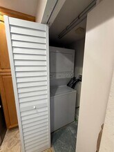 2031 Winners Cir in North Lauderdale, FL - Foto de edificio - Building Photo