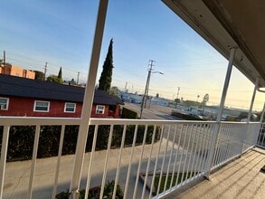 8123 Otis St, Unit 2 available in South Gate, CA - Building Photo - Building Photo