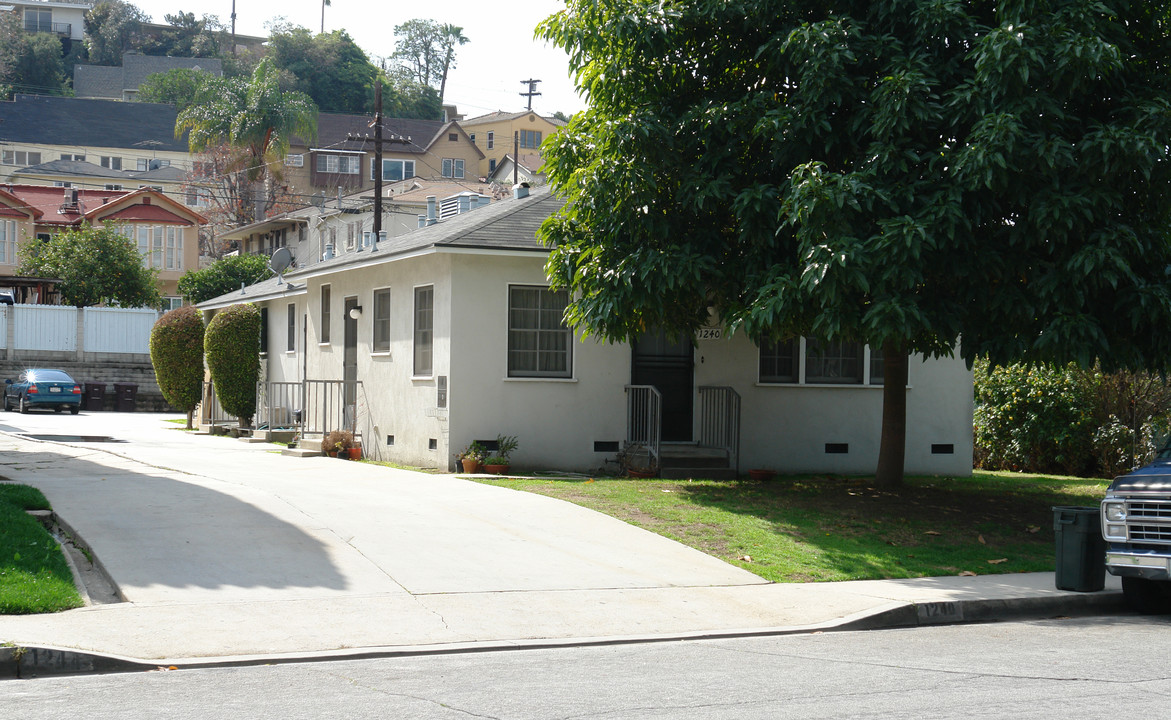 1240 E Acacia Ave in Glendale, CA - Building Photo