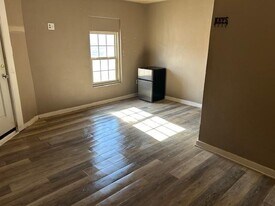 2070 US-69 in Denison, TX - Building Photo